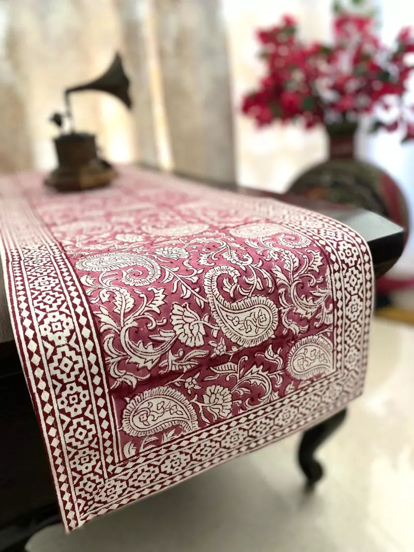 Hand blockprinted table runner Light maroon Paisley design