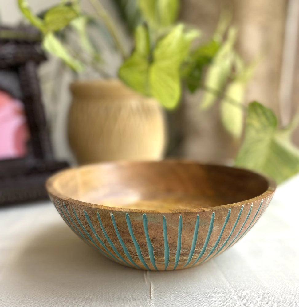 Handcrafted Carved Mango Wood Salad Bowl