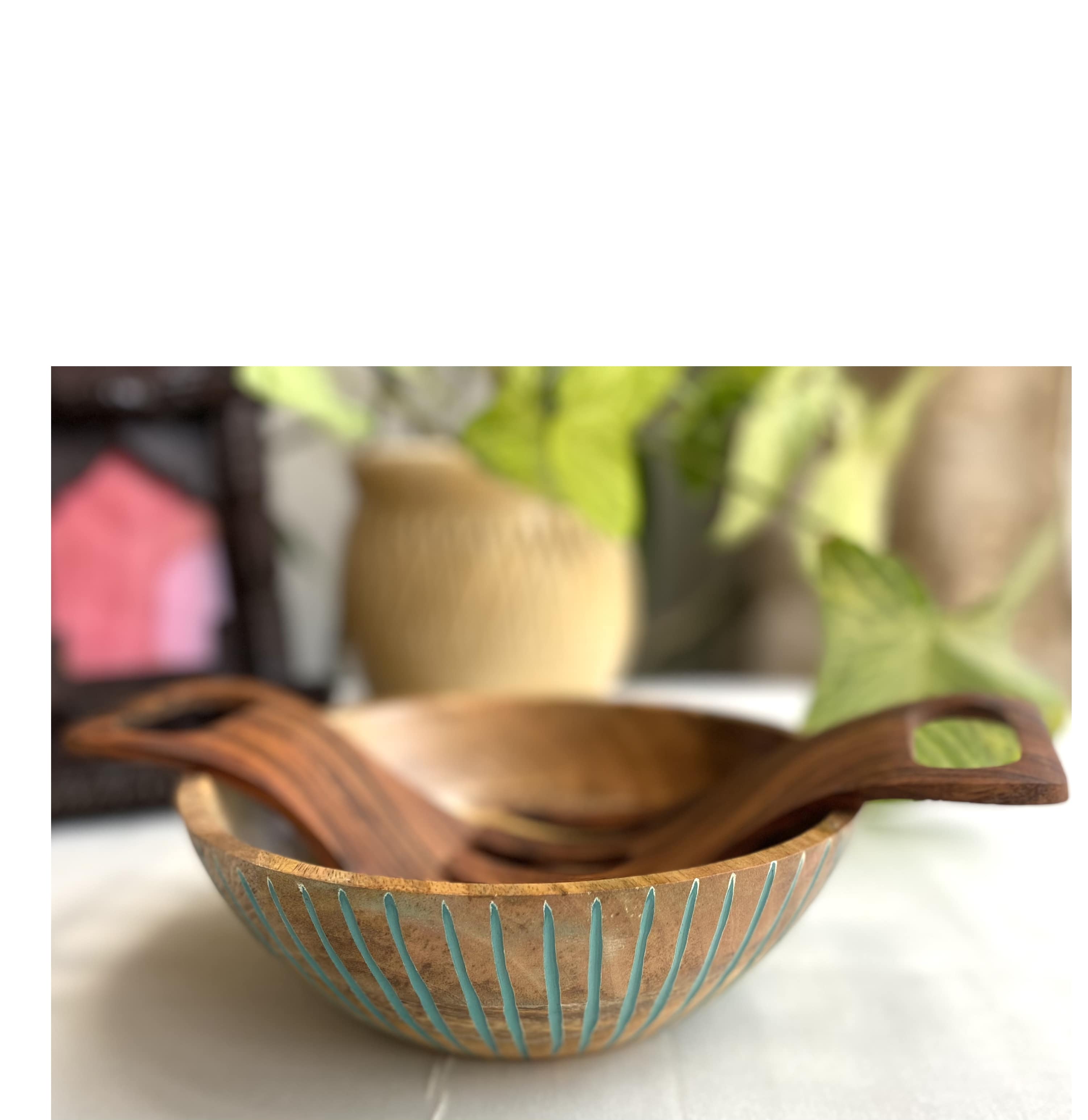 India Hand Carved Scalloped Mango Wood Salad top Bowl Set