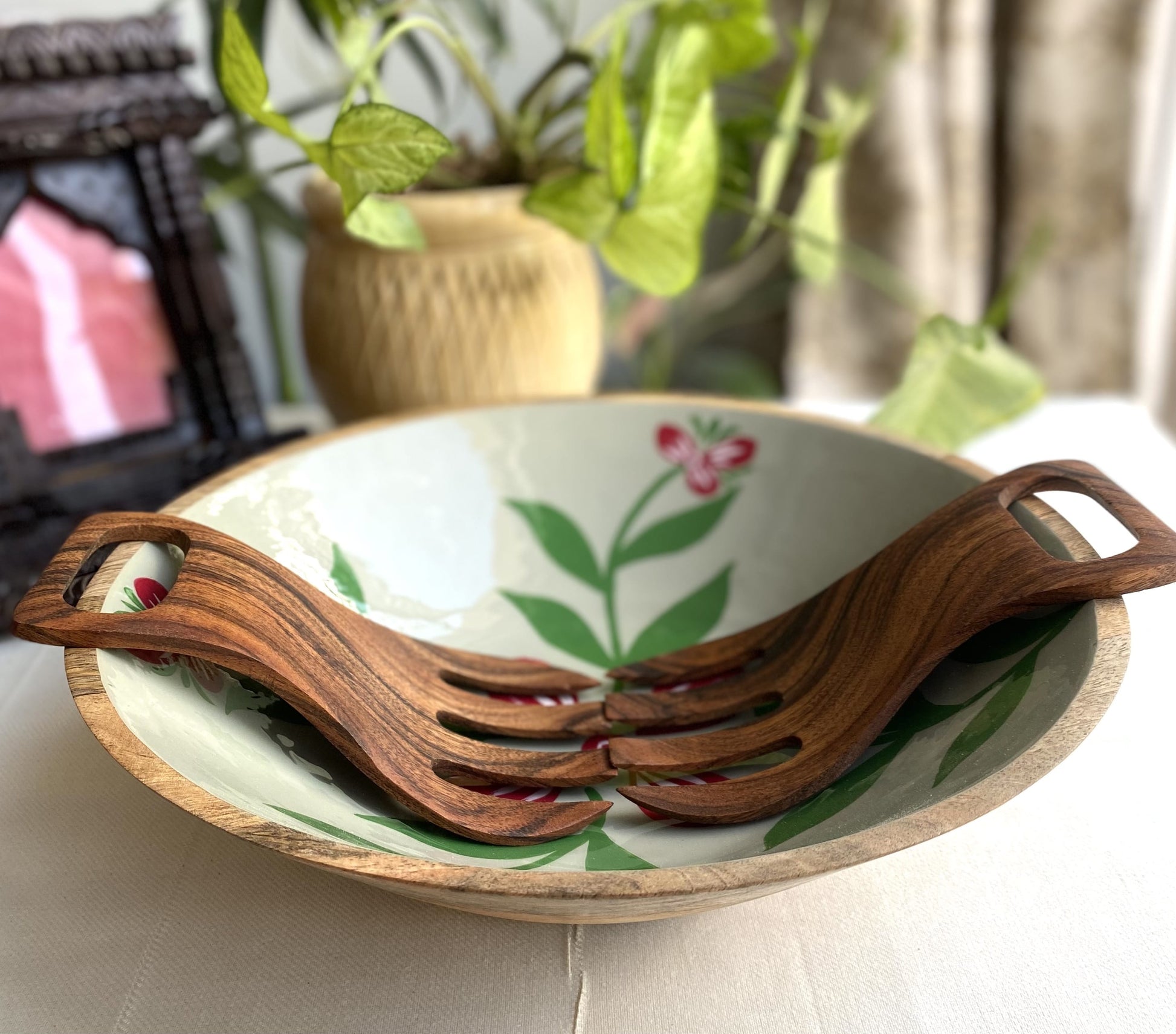 Handpainted Mango Wood Salad Bowl – Sumaavi - Main Image